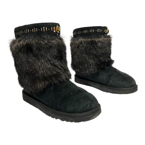 UGG  Women's Size 7 Vilet Black Boots Shearling Sheepskin Cuffs Style 1007684 - Picture 1 of 8